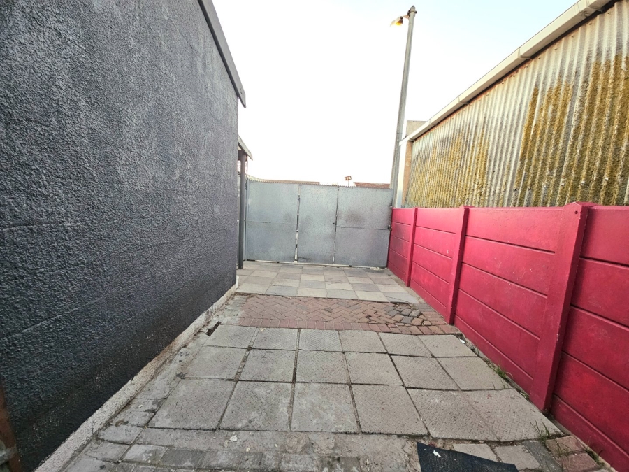  Bedroom Property for Sale in Rocklands Western Cape